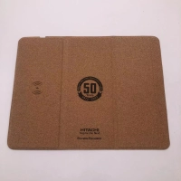 Mouse Pad con Cargador Inalambrico 10W, elaborado en Corcho, 26.5 x 20.5 cmts