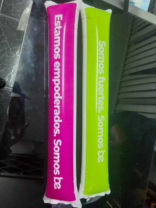 Golpeador en Polietileno calibre 2.5, color blanco, de 11 x 54 cmts