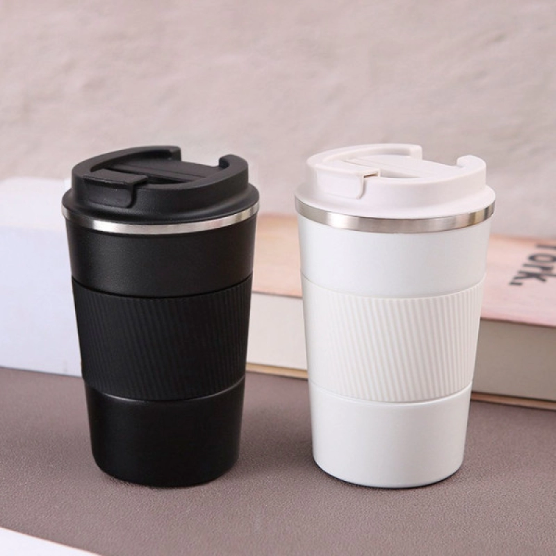 Mug Manila, 400 ml, en acero inox doble capa, grip en silicona, 14.5 x 7 cm