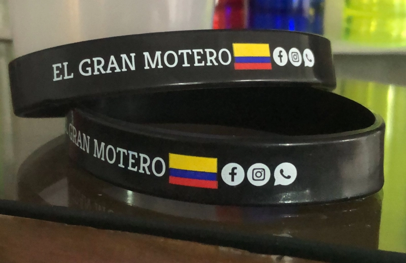 Manilla Continua, en silicona, con logo estampado a uno o varios colores