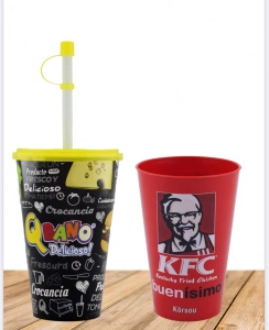 Vaso de 20 onzas, 591 ml, 14.6 alto,  9.4 cmts diametro, con tapa y pitillo