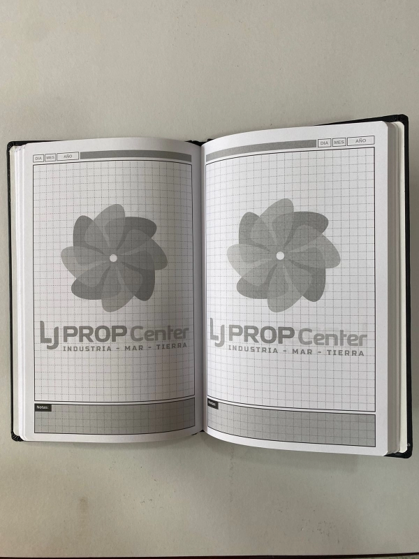 Agenda Oceania, Tamaño Media Carta, 21 x 14 cmts, 80 hojas, caratula cuerina