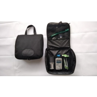 Cosmetiquera Zurich, 22 x 22 x 9 cmts, en poliester, varios bolsillos y forro