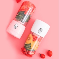 Exprimidor de Citricos con  4 cuchillas, 410 ml, recargable USB