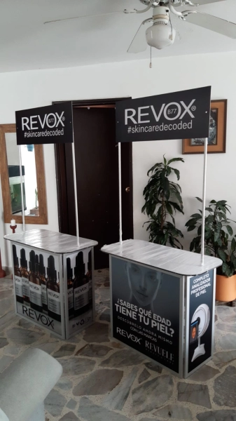 Stand Portatil para Exhibicion, de ancho 45, largo 90 y  alto 196 cmts