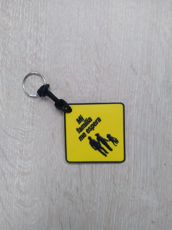 Llavero Microinyectado, con logo en alto relieve