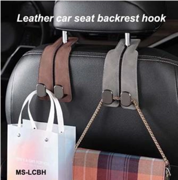 Gancho en Cuerina y Metal para Colgar cosas en el carro, de 17 x 8.5 cmts