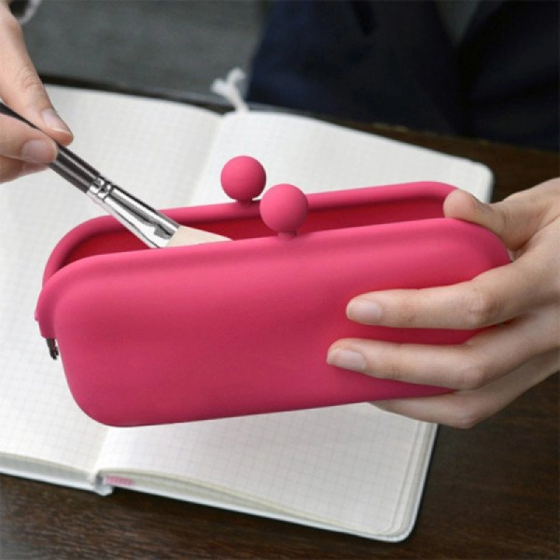 Cosmetiquera Jelly, en silicona, 9.5 x 18 cmts