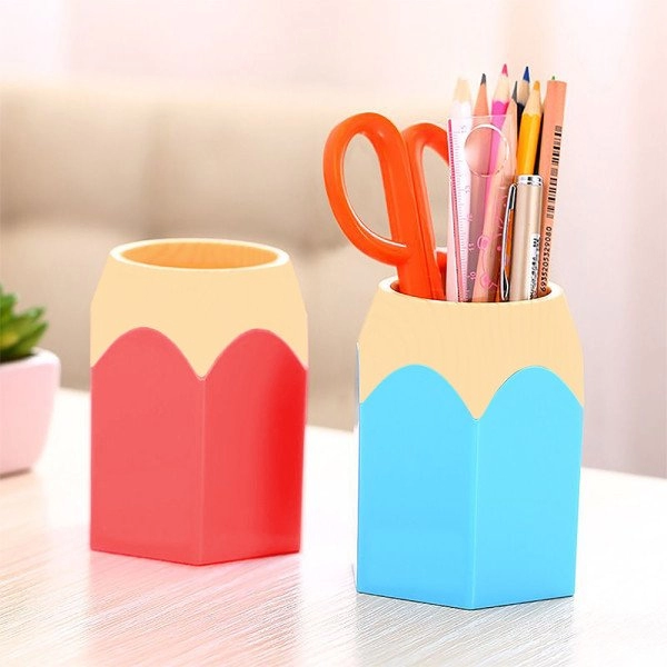 Portalápiz Plastico en forma de Lapiz, de 10 x 7.5 cmts