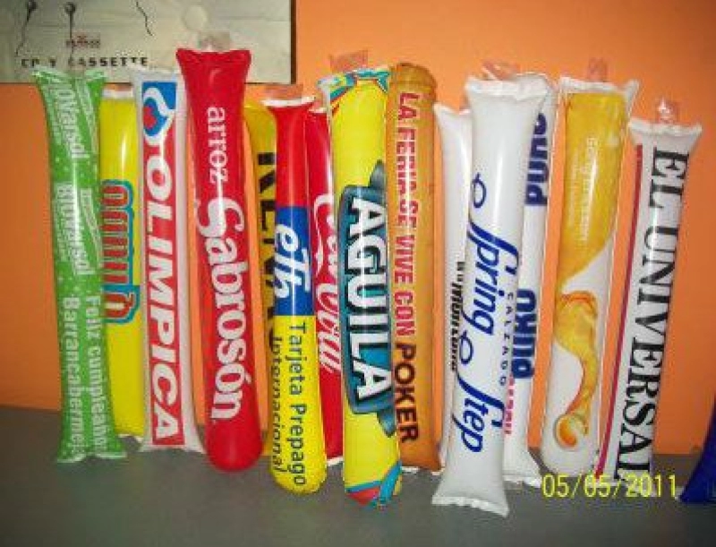 Golpeador en Polietileno calibre 2.5, color blanco, de 11 cm de ancho x 54 cmts de largo