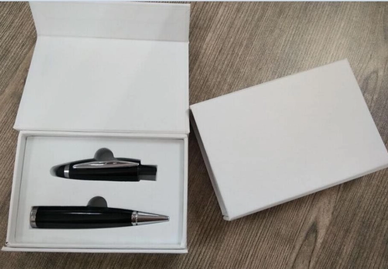 Caja de Carton para Empaque con espuma interna troquelada