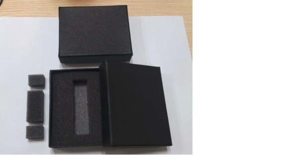 Caja de Carton para Empaque con espuma interna troquelada