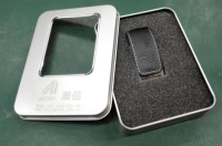 Caja Rectangular Mediana de Aluminio con Ventana para empaque de USB