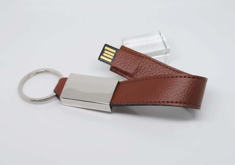 Memoria USB Brazalete en Metal y Cuero