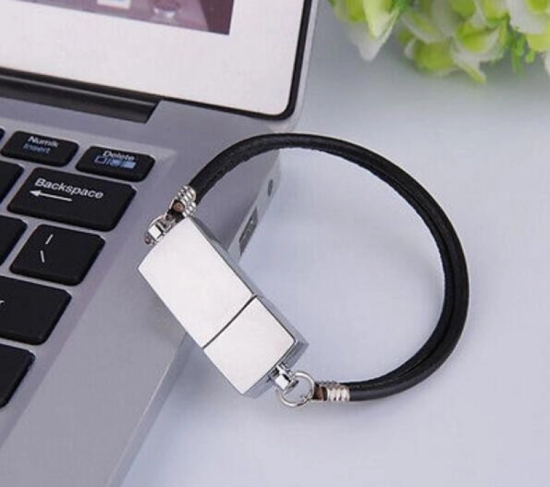 Memoria USB Brazalete en Metal y Cuero