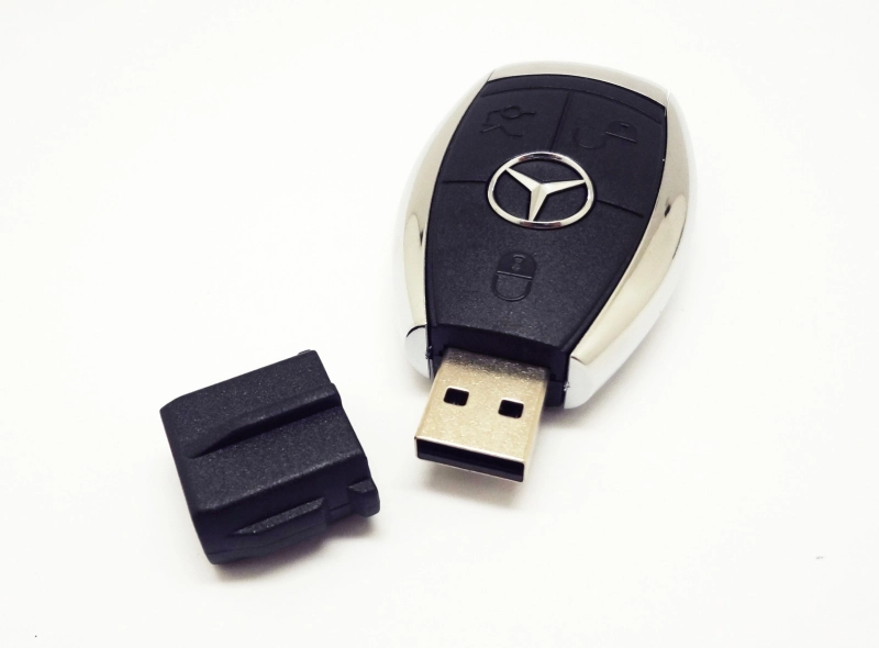 Memoria USB en PVC 2D diseño Llave de Carro