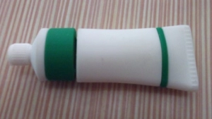 Memoria USB PVC 3D diseño Crema