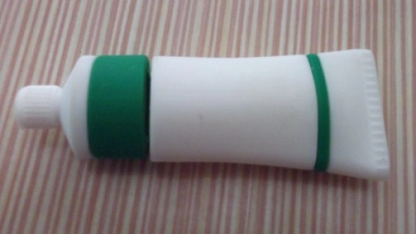 Memoria USB PVC 3D diseño Crema