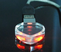Memoria USB en Metal y Cristal