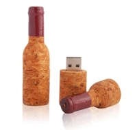 Memoria USB en Madera en 3D diseño Botella de Licor