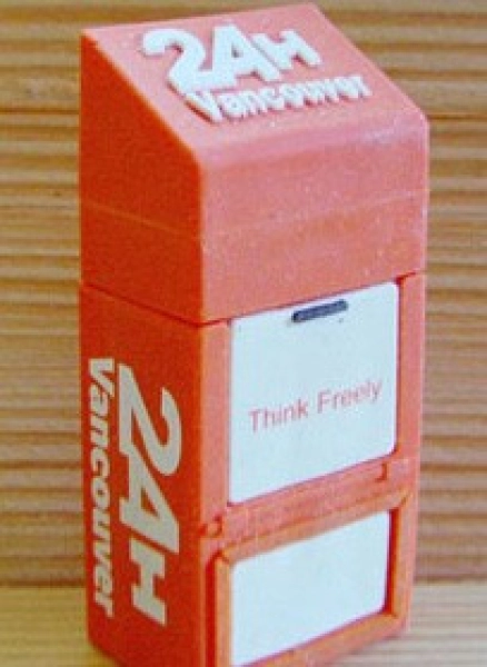 Memoria USB en PVC 3D diseño Dispensador de Periodicos