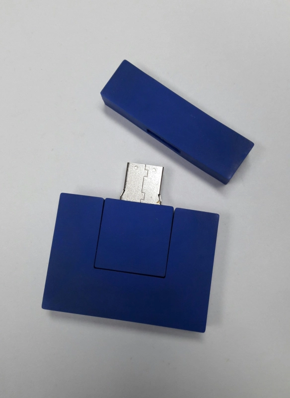 Memoria USB en PVC 2D diseño Letra U