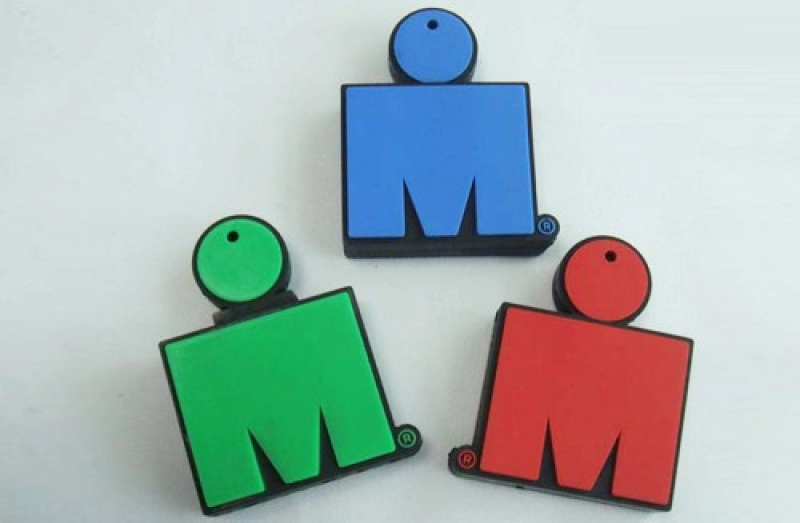 Memoria USB en PVC 2D diseño Logo M