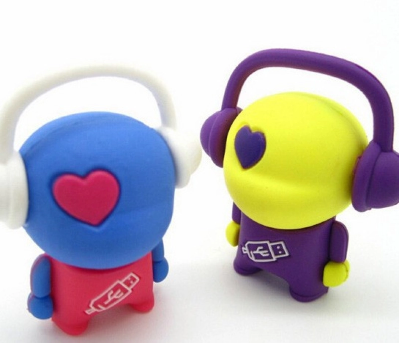Memoria USB en PVC 3D diseño Muñeco con Audifonos