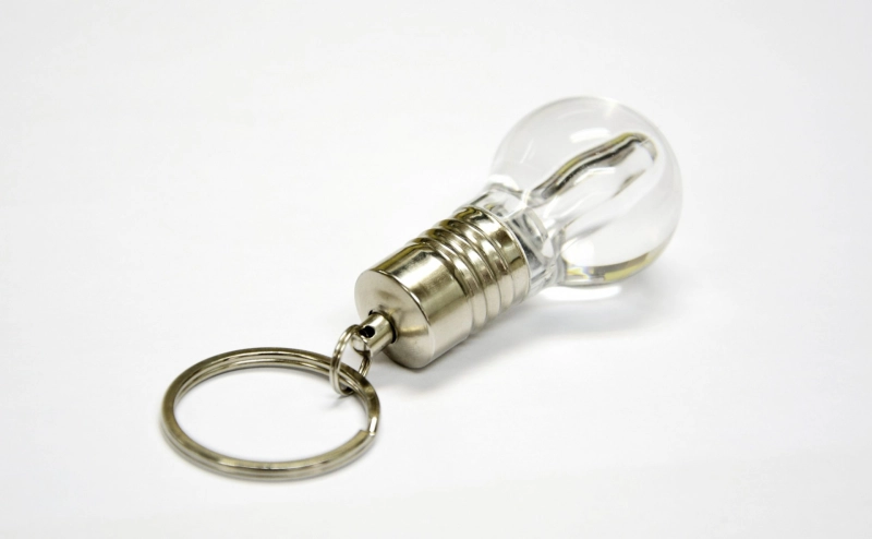 Memoria USB diseño Bombillo en acrilico y metal