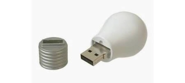 Memoria USB en PVC 3D diseño Bombillo