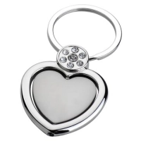 Llavero Metalico en forma de Corazon con brillantes