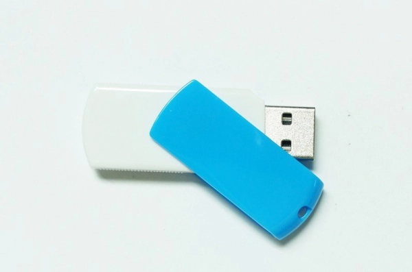 Memoria USB plastica giratoria