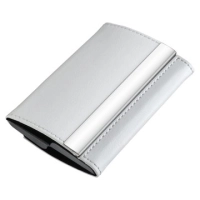 Porta Tarjetas elaborado en Aluminio y Cuero