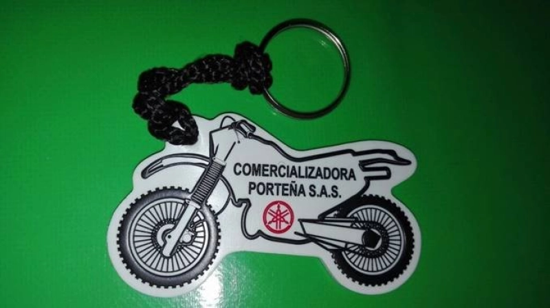 Llavero Microinyectado, con logo en alto relieve