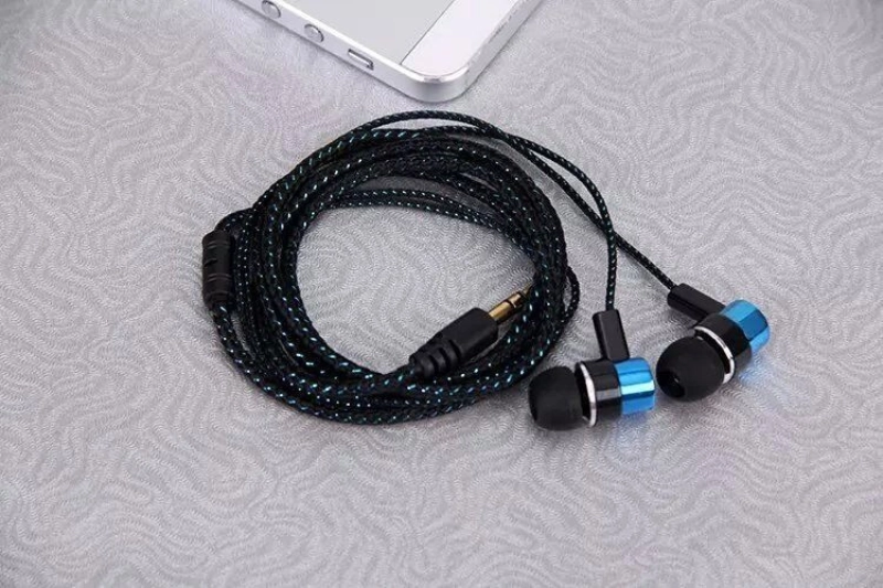 Audifonos con Cable Conector