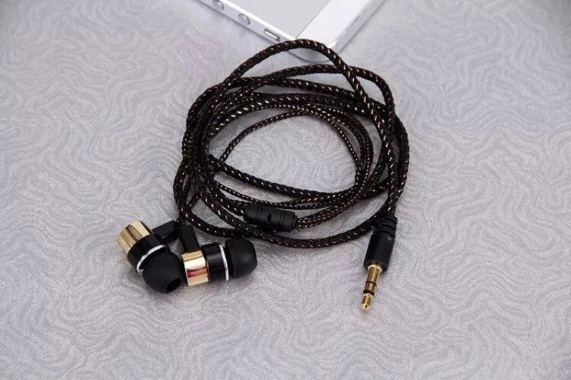 Audifonos con Cable Conector