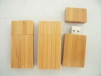Memoria USB rectangular en madera