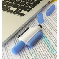 Resaltador Cleaner, 8 x 1.6 x 3.8 cmts. No se seca. Con paño y mini escoba