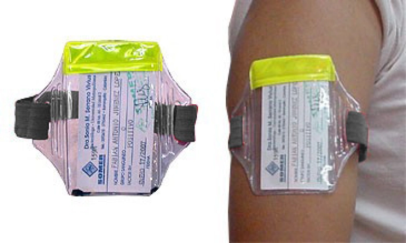 Brazalete Marshall, con reflectivo, 12 x 12.5 cmts