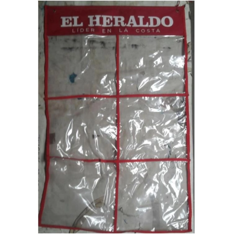 Exhibidor de Periódicos de 6 puestos, elaborado en Vinilo.