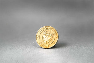 Pin Metalico en alto relieve