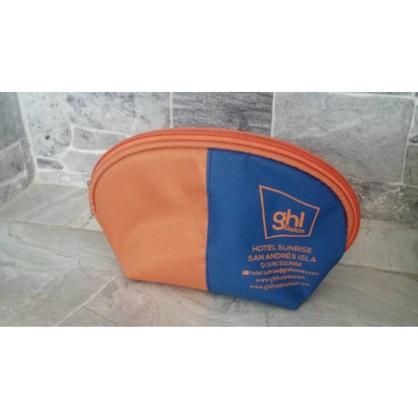 Cosmetiquera Copenhague, 19 x 12 x 6 cmts, bicolor, en poliester